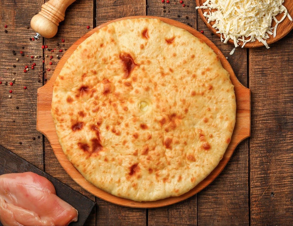 Пирог с курицей и сыром